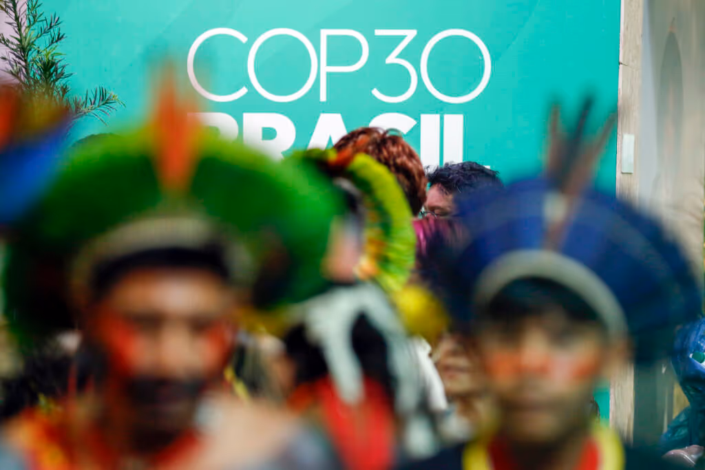 Texto-base da COP30 omite combustíveis fósseis