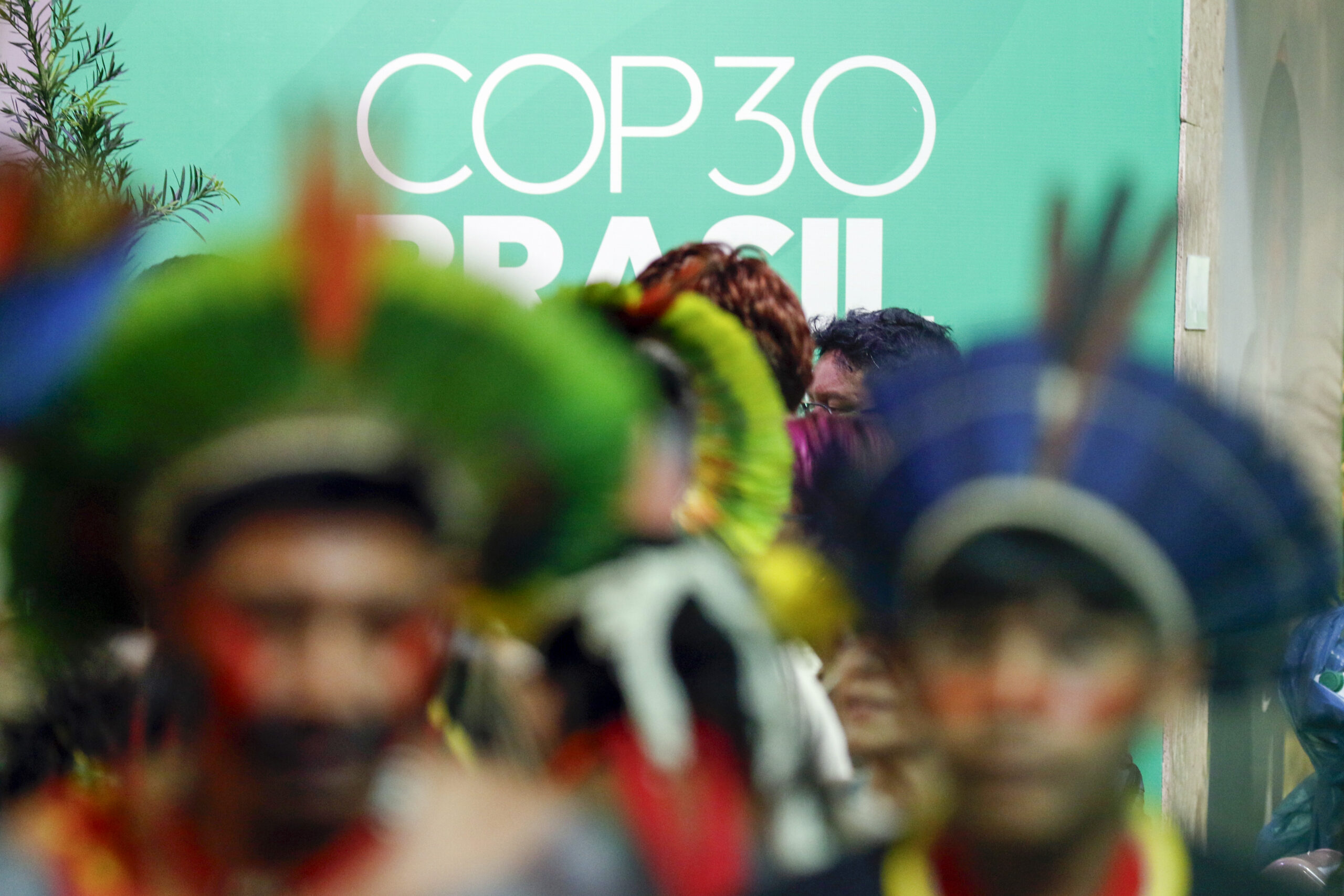 Texto-base da COP30 omite combustíveis fósseis