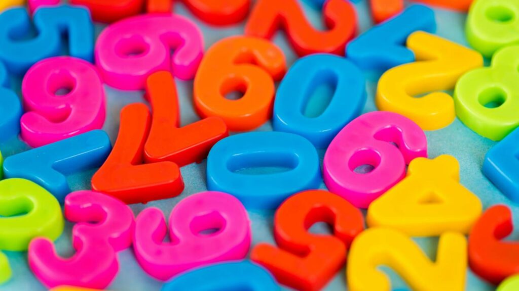 Quanto é 7+7÷7+7×7–7? A equação que tem uma pegadinha frustrante