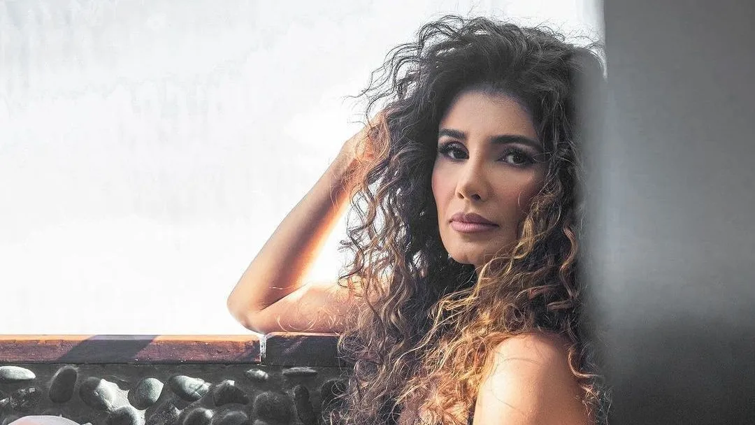 Paula Fernandes lançará versão de sucesso de Adele