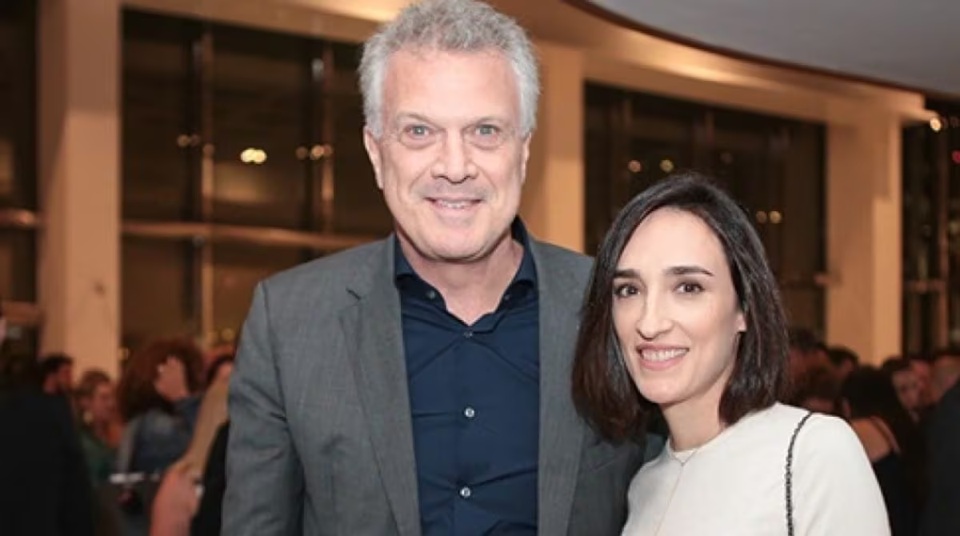 Mulher de Pedro Bial fala sobre reação do jornalista após ela perder o emprego