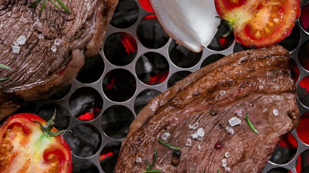 A picanha é, e sempre será, o primeiro corte que todo brasileiro pensa quando se fala em churrasco - Créditos: depositphotos.com / diogoppr