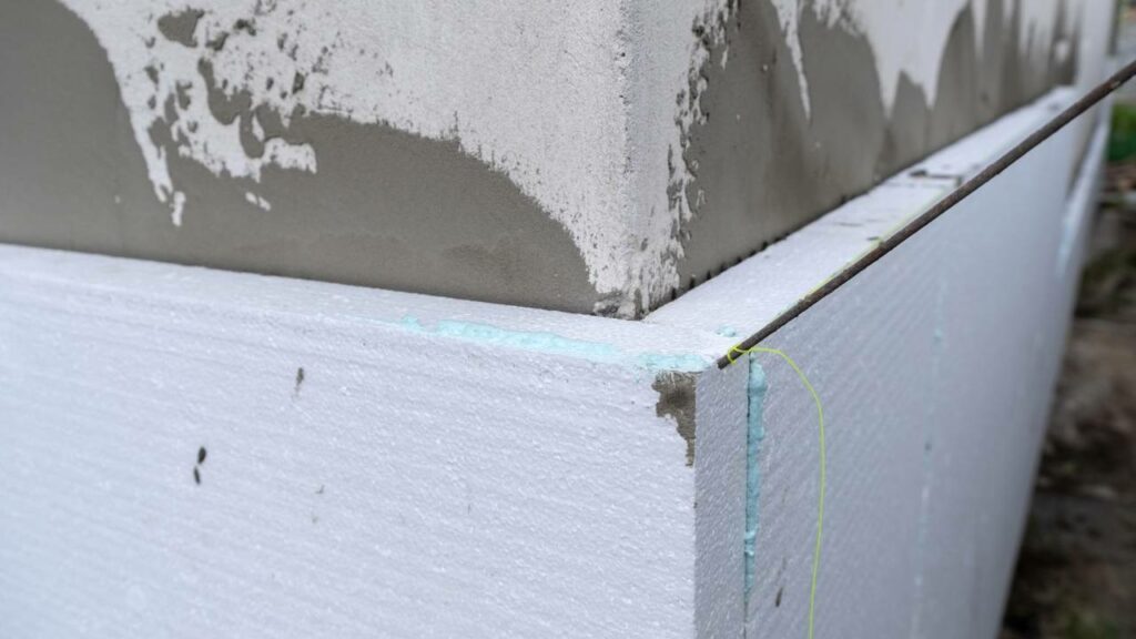 O isopor oferece conforto térmico, mantendo o ambiente quente no frio e fresco em dias mais quentes - Créditos: depositphotos.com / bilanol.i.ua