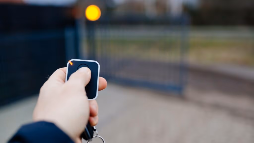 Quanto custa instalar um portão automático e ter mais segurança ao entrar em casa?