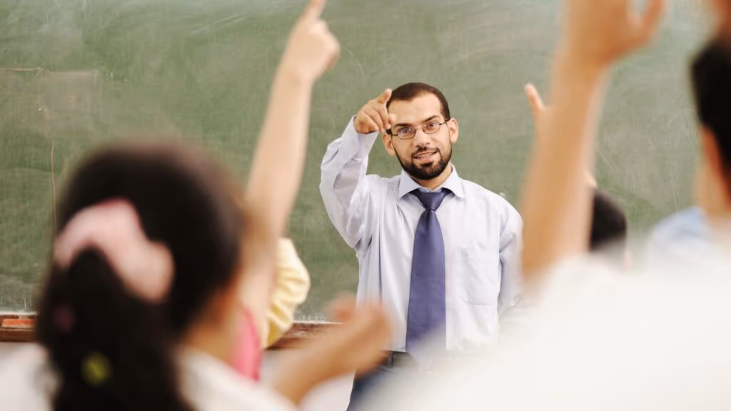 4 profissões na área de educação para começar depois dos 45 anos