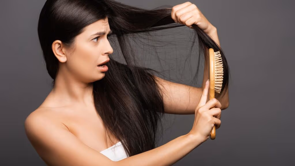 Por que o cabelo cai mais em determinadas épocas do ano?