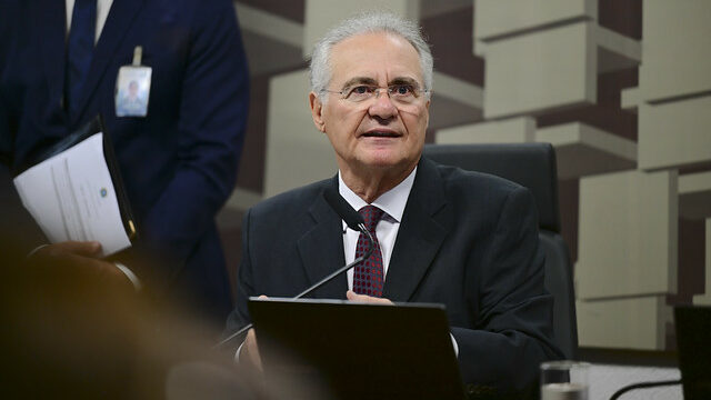 Comissão do Senado adia votação de projeto que amplia isenção do IR