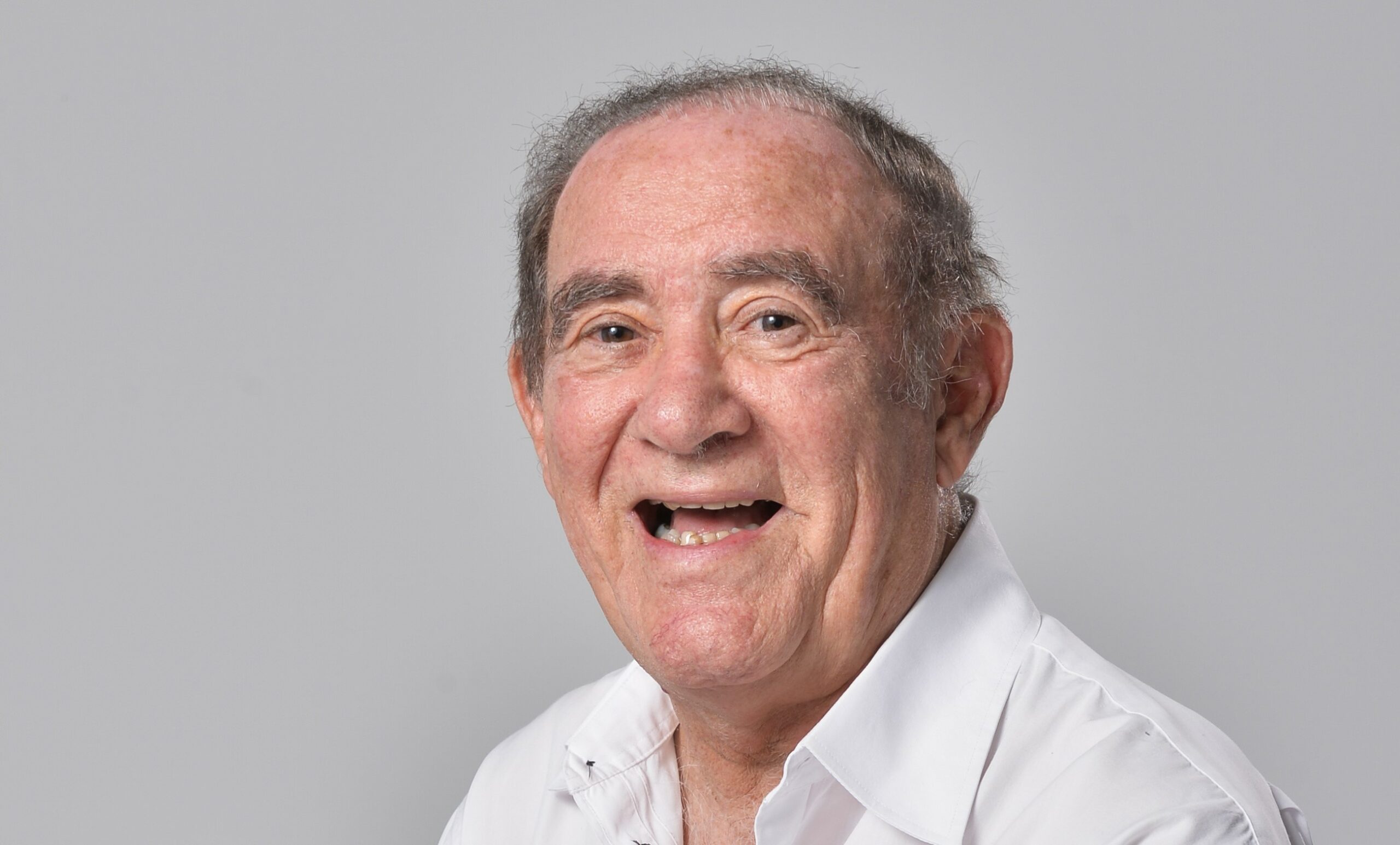 Renato Aragão nega dívida de R$ 872 mil com a filha