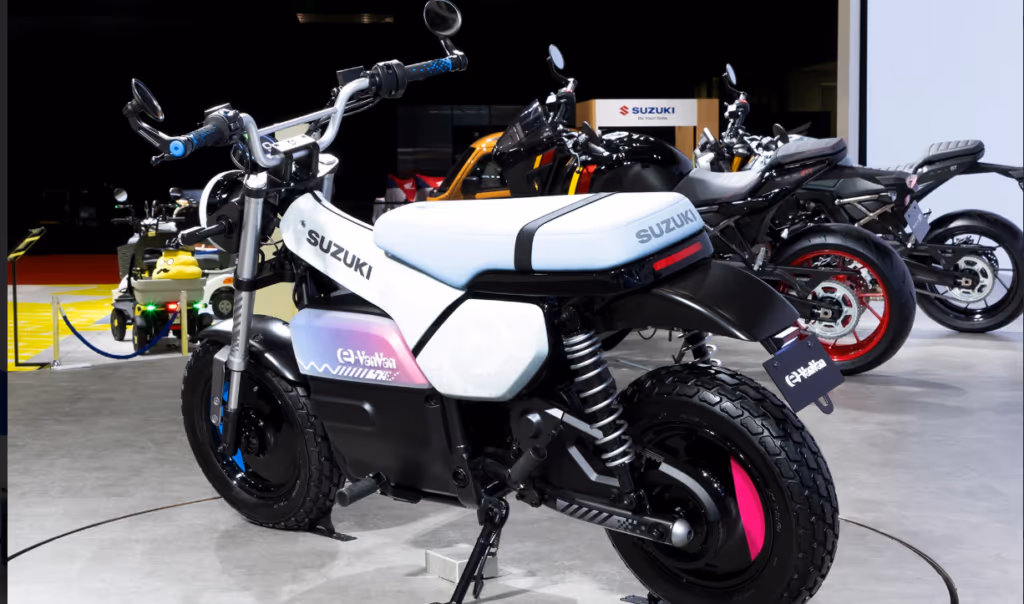 A Suzuki acaba de relançar uma motocicleta lendária dos anos 70, numa homenagem às gerações mais jovens e aos entusiastas de modelos clássicos