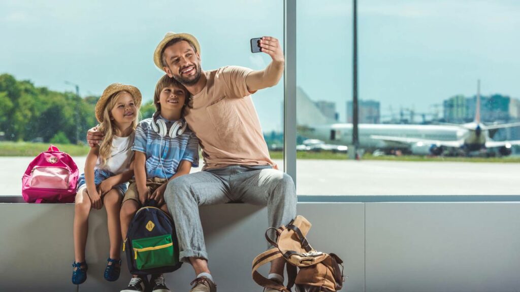 A variação do dólar impacta diretamente em viagens internacionais, pois o dólar turismo varia junto ao comercial - Créditos: depositphotos.com / ArturVerkhovetskiy