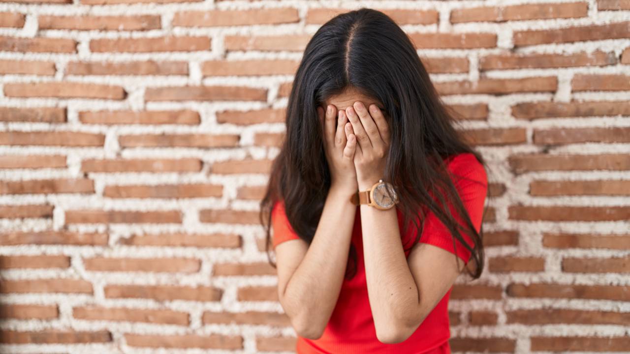 A ciência revela por que algumas pessoas ficam vermelhas ao ficar com vergonha