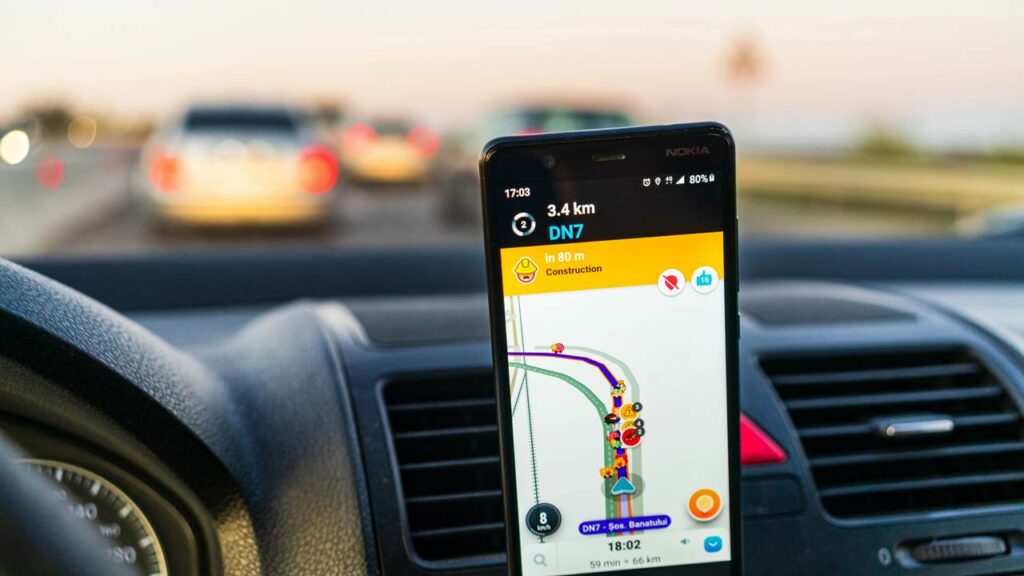 O uso de apps para avisar sobre radar no Brasil gera multa ou não?