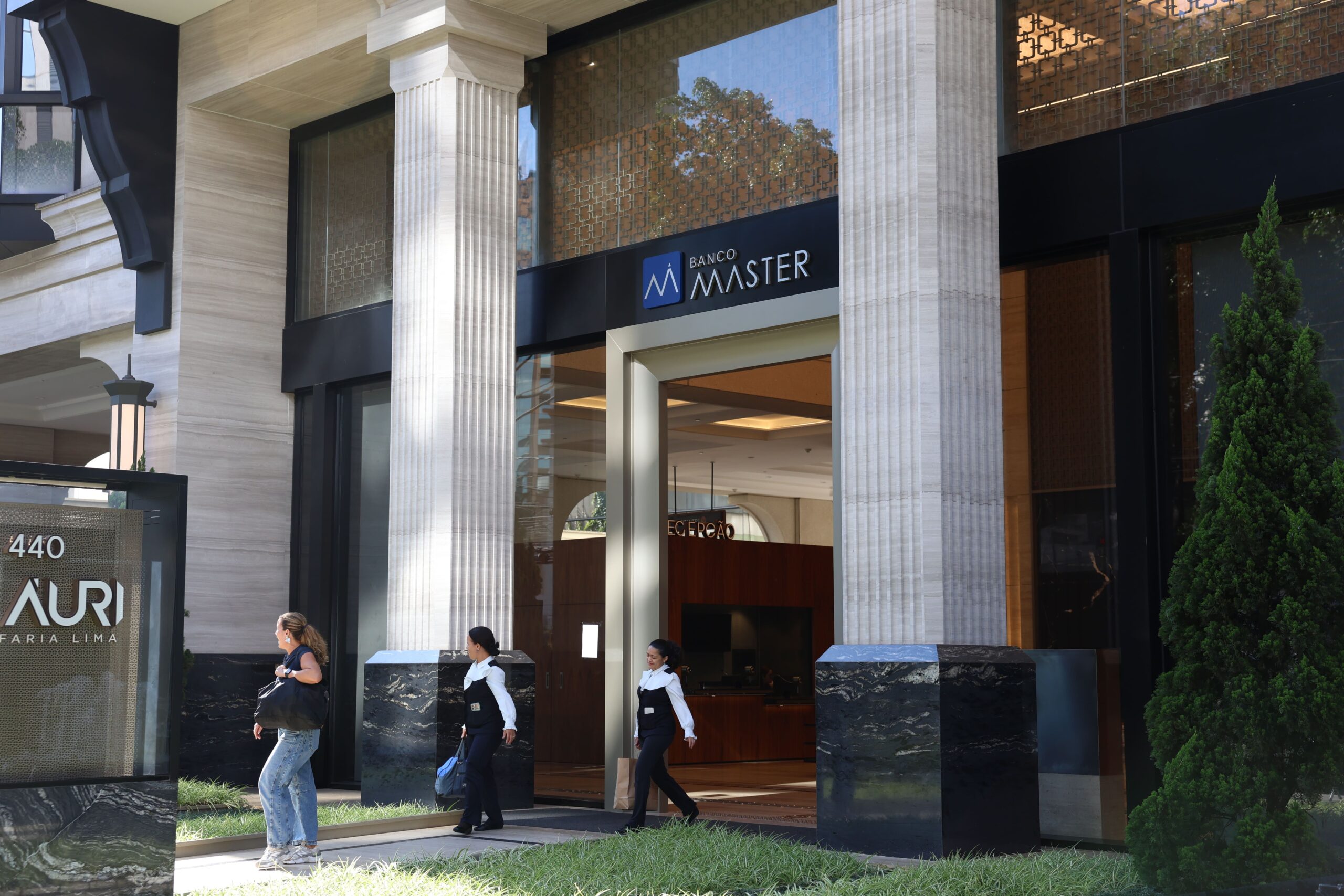 Juiz manda PF suspender inquérito sobre Banco Master