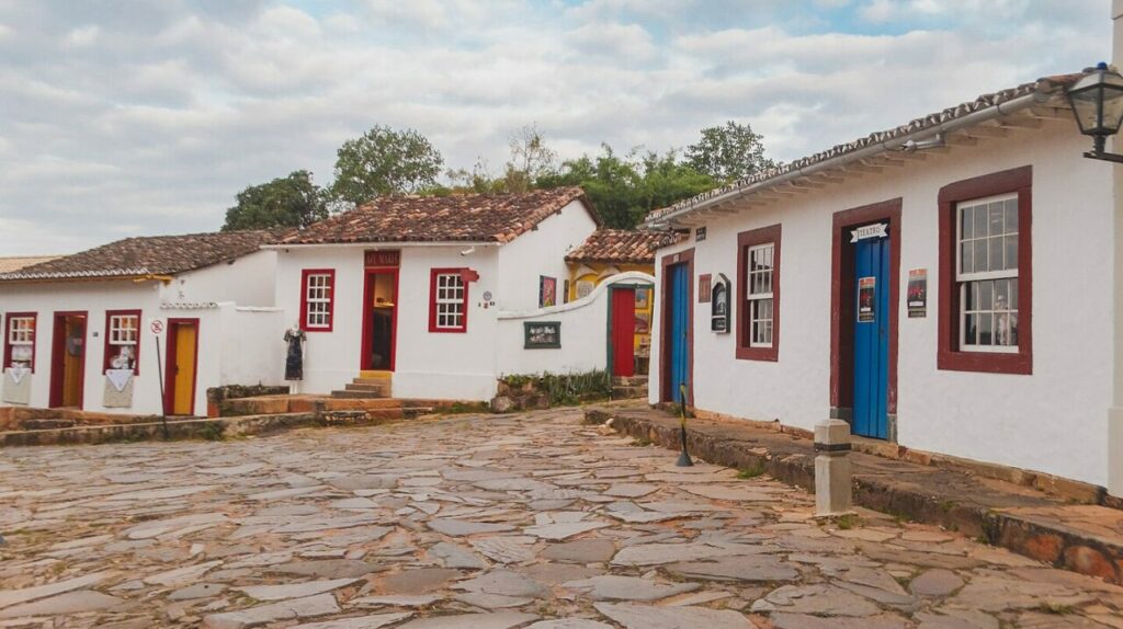 O centro histórico de Tiradentes preserva características da cidade no período colonial - Por Venturamarina / Wikimedia Commons