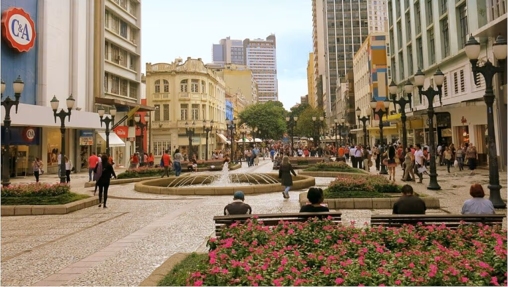 A cidade onde o sol, a chuva e o frio disputam o mesmo dia