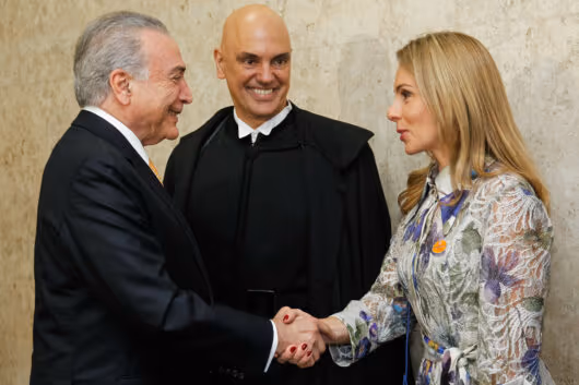 Meio-Dia em Brasília: Dona Vivi complica – ainda mais – Alexandre de Moraes