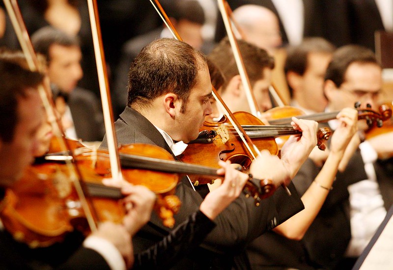 Josias Teófilo na Crusoé: Música humana e música inumana