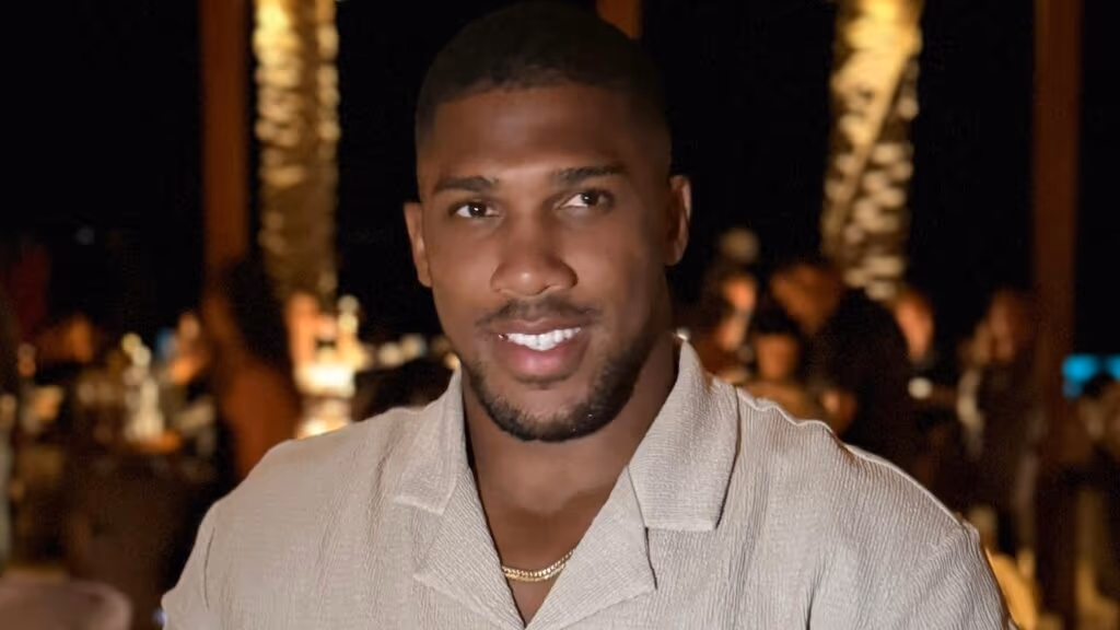 Acidente com Anthony Joshua na Nigéria deixa 2 mortos