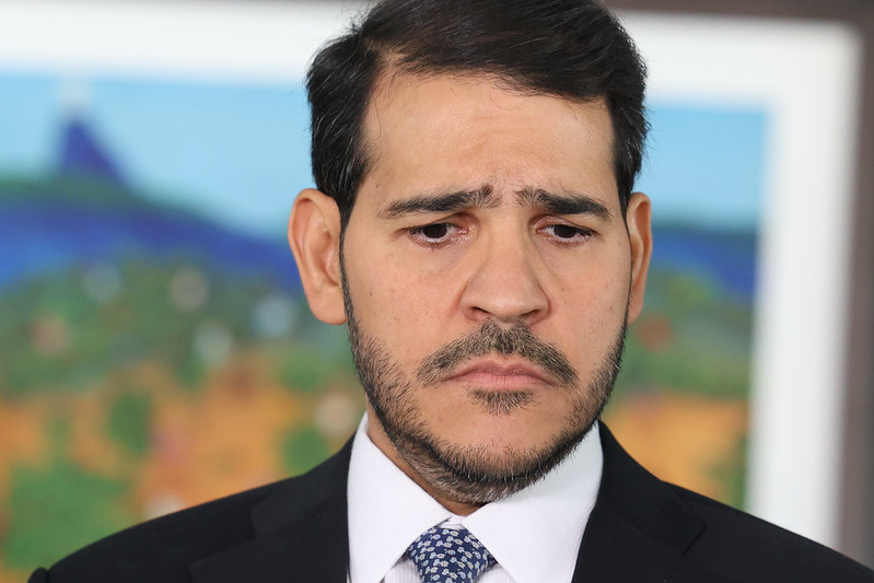 Crusoé: Sobre cães docilmente “supremos”