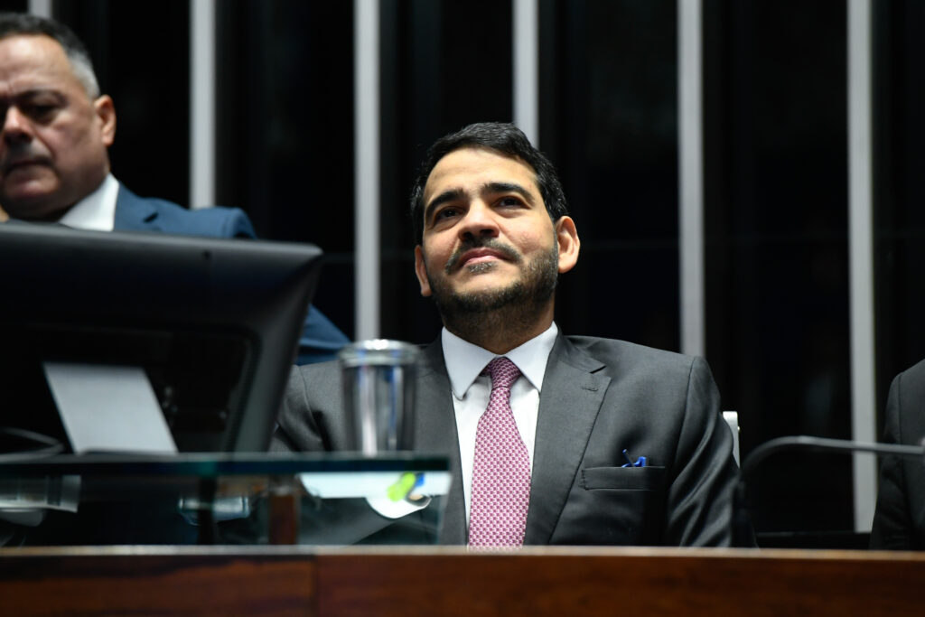 Senado recebe mensagem presidencial indicando Messias para vaga no STF