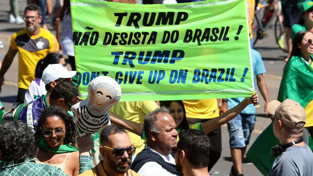 Trump descarta Bolsonaro de forma humilhante