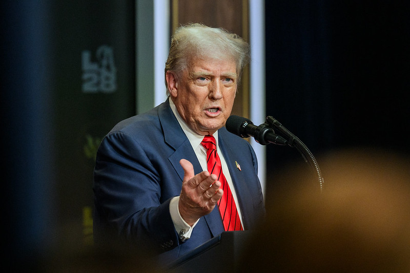 Crusoé: Trump alega tentativa de “alterar os resultados” em eleição hondurenha