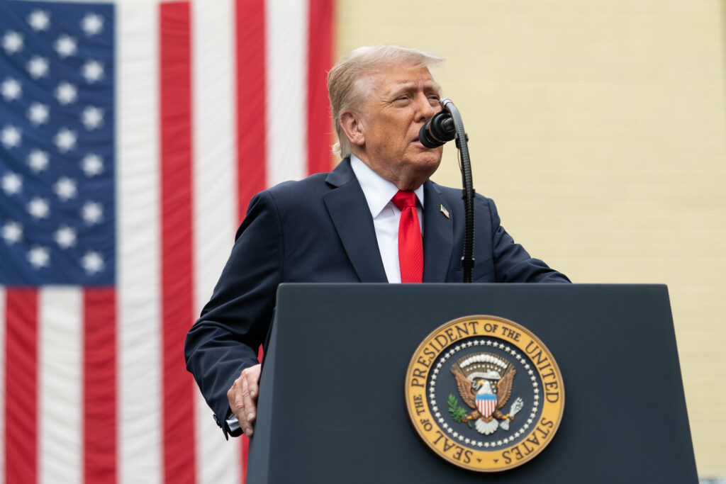 Trump celebra dados da inflação com ataque ao presidente do Fed