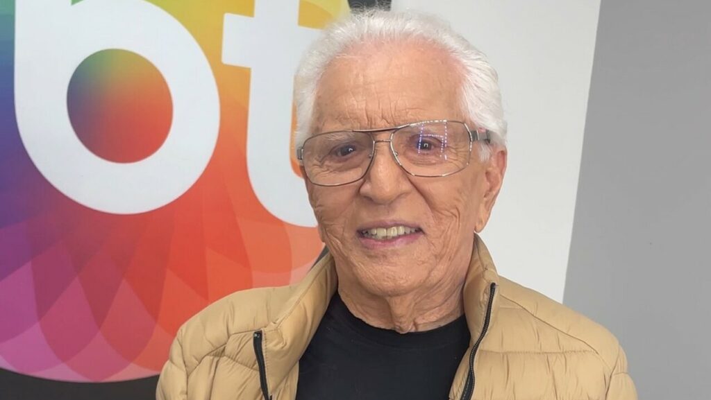 “A Praça é Nossa” ressuscita Manuel de Nóbrega em emocionante conversa de pai e filho