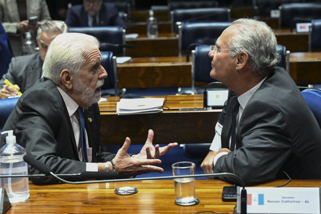 Renan expõe apoio do governo Lula ao PL da Dosimetria