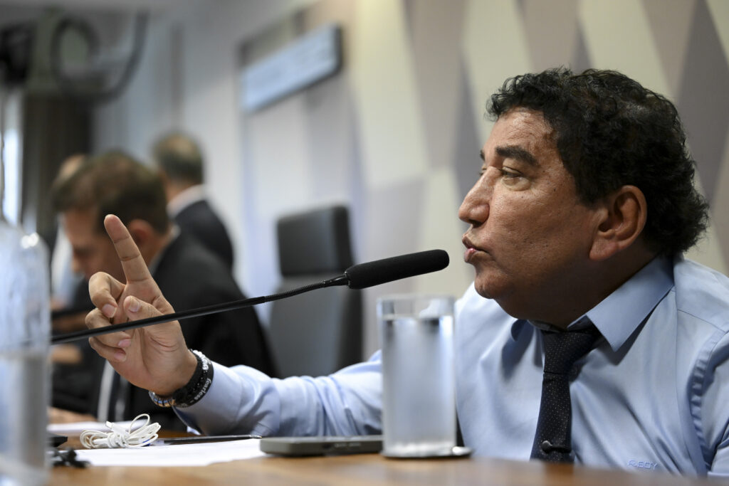 Senador pede voto de repúdio a Moraes e de solidariedade à Unafisco