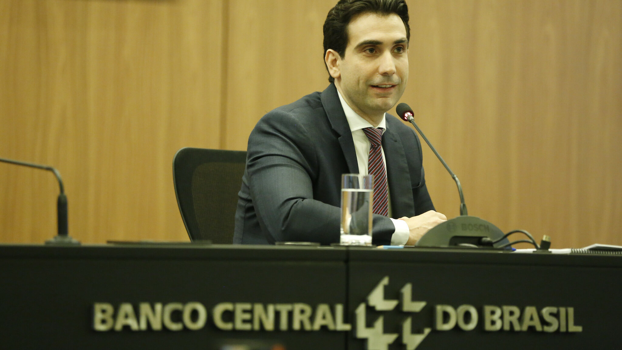 Só se salvaram Galípolo e o Banco Central