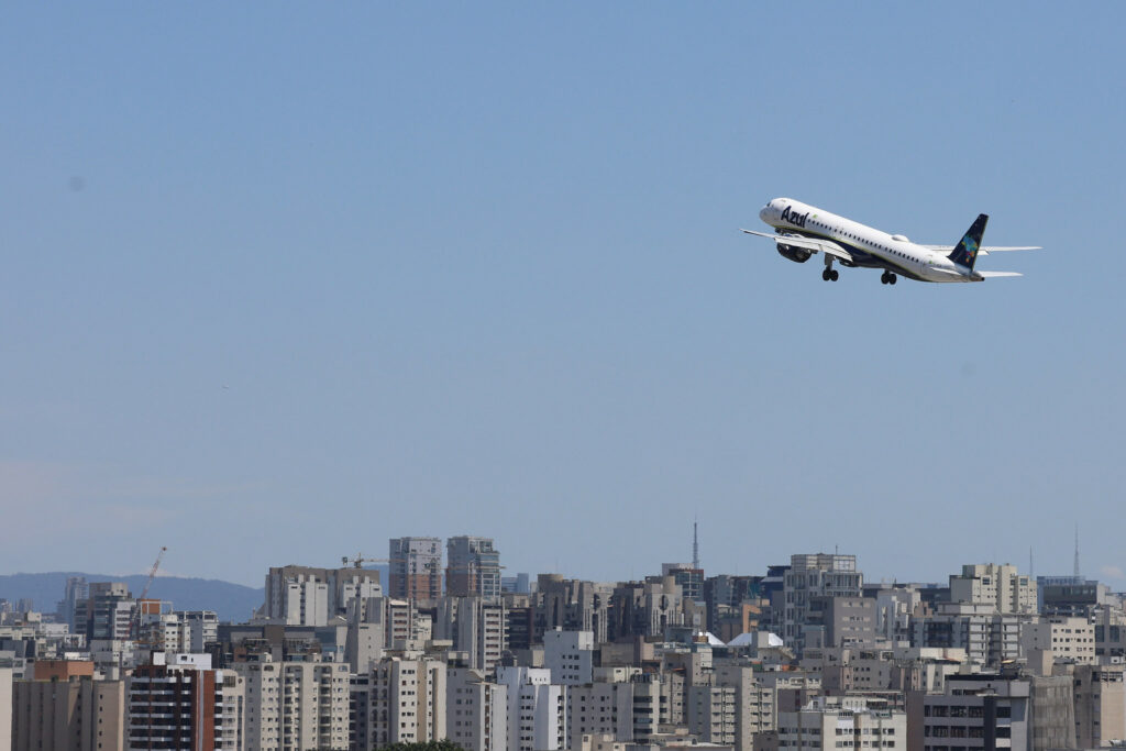 Querosene de aviação sobe 18% em maio