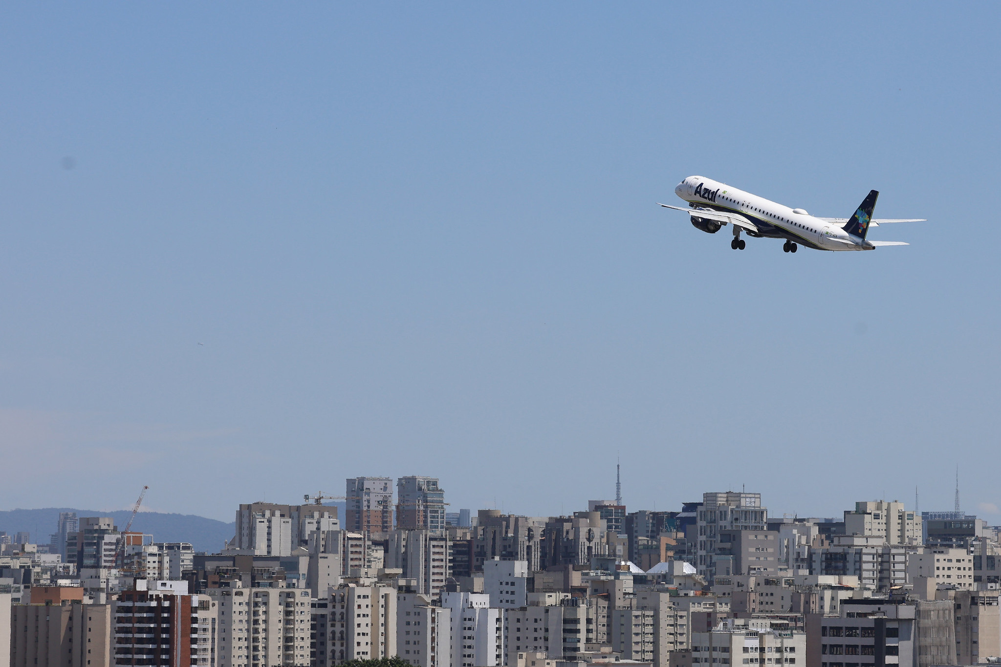 Querosene de aviação sobe 18% em maio