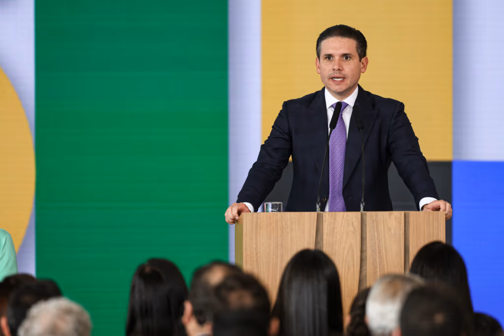 Motta cria comissão especial para analisar PEC do fim da escala 6×1