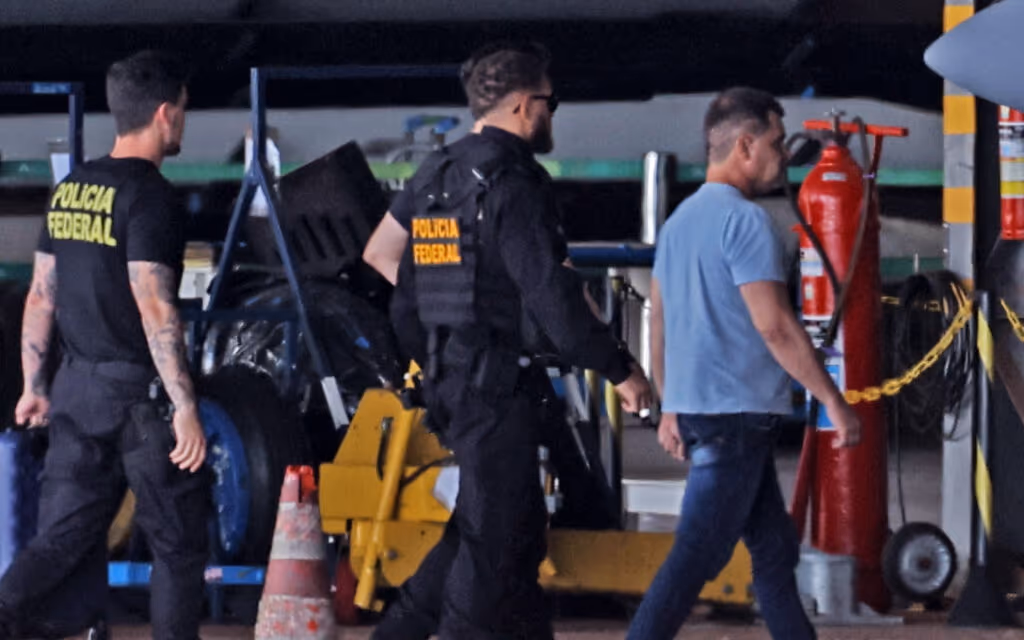 Fanatismo bolsonarista transforma até policial em fugitivo