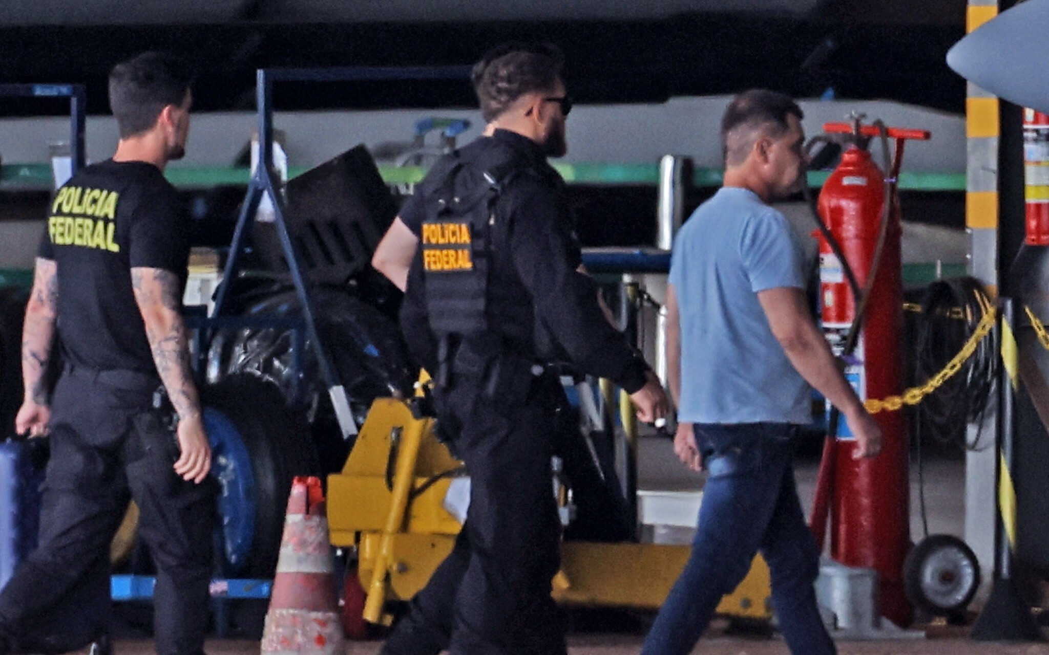 Fanatismo bolsonarista transforma até policial em fugitivo