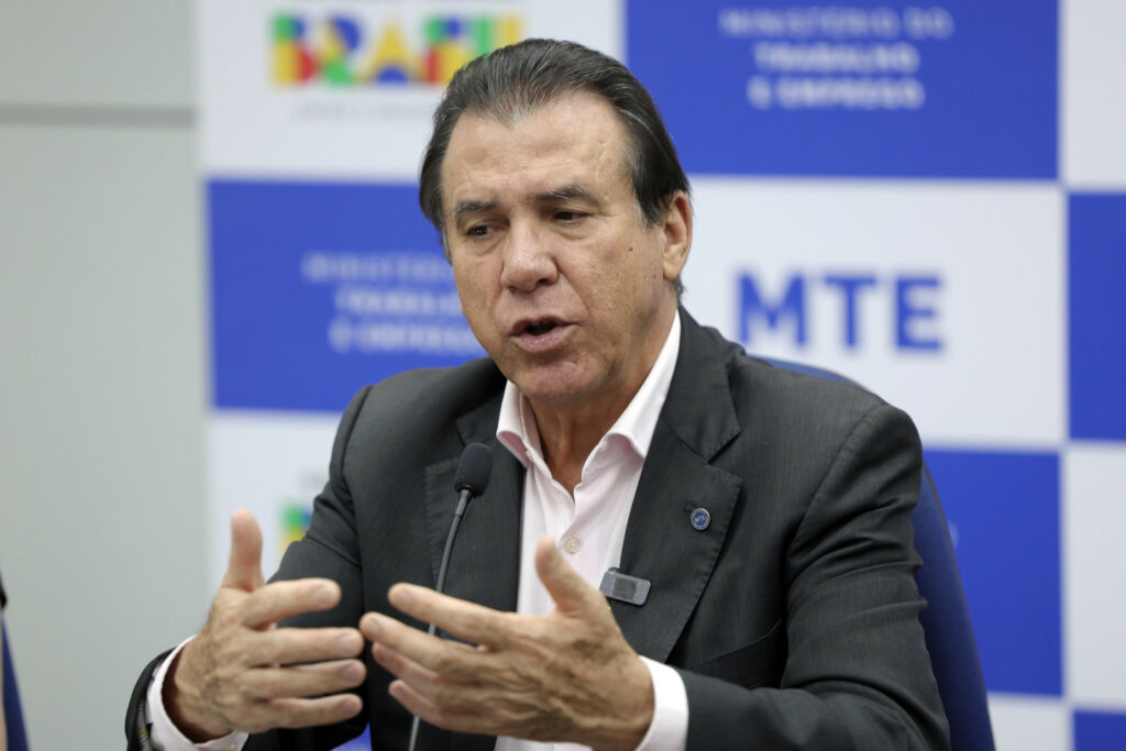 “Não venha com papo de compensação”, diz Luiz Marinho sobre fim da escala 6×1
