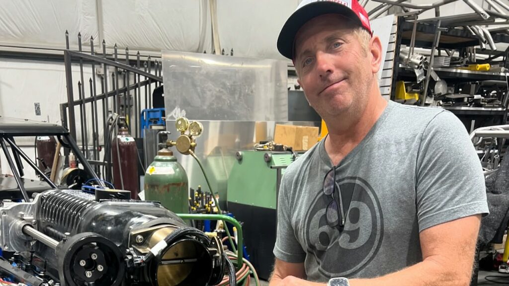 Acidente aéreo mata ex-piloto da NASCAR nos EUA