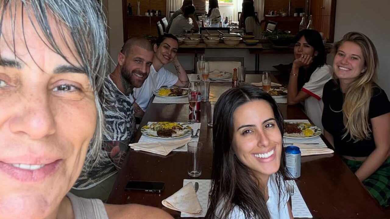 Conheça o interior das mansões da atriz Gloria Pires