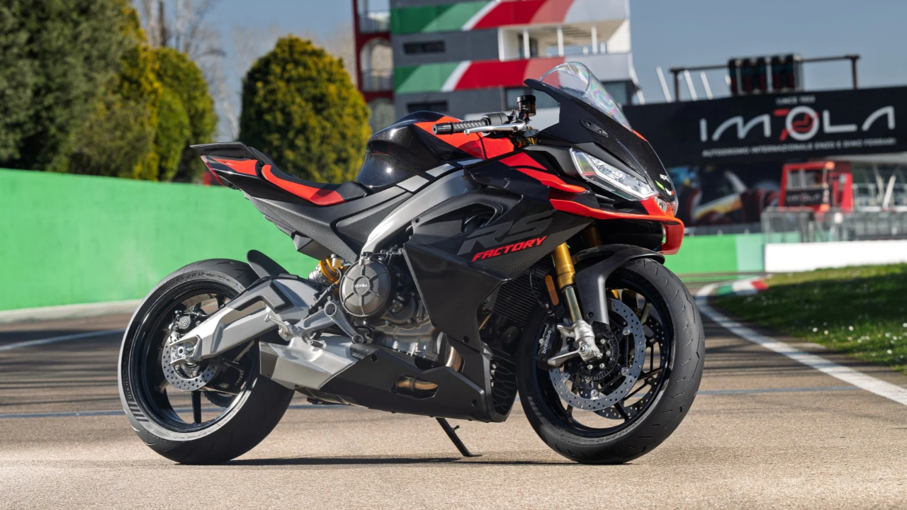 Quem pensa que a RS 660 é só uma esportiva média não imagina a excelente opção para o Brasil