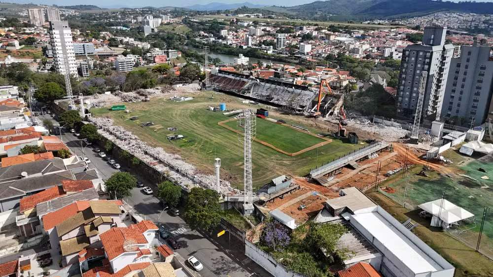 Arena vem ai! Demolição de estádio do novo rico da série A chega ao final da fase