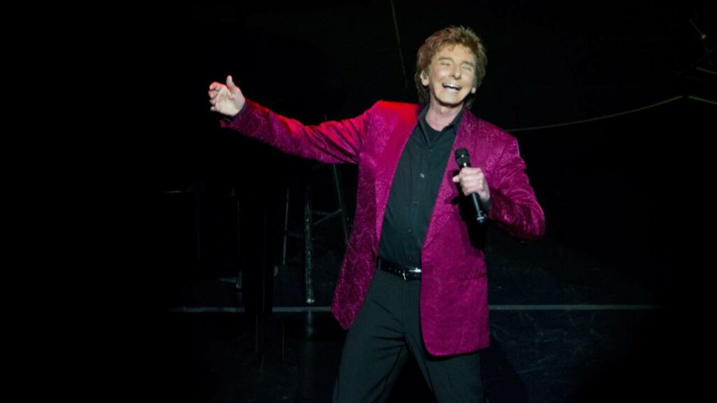 Barry Manilow aos 82 revela câncer de pulmão precoce e faz alerta urgente