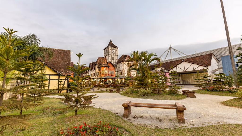 Essa é a cidade que transporta o visitante para a Alemanha com vilas históricas e gastronomia única