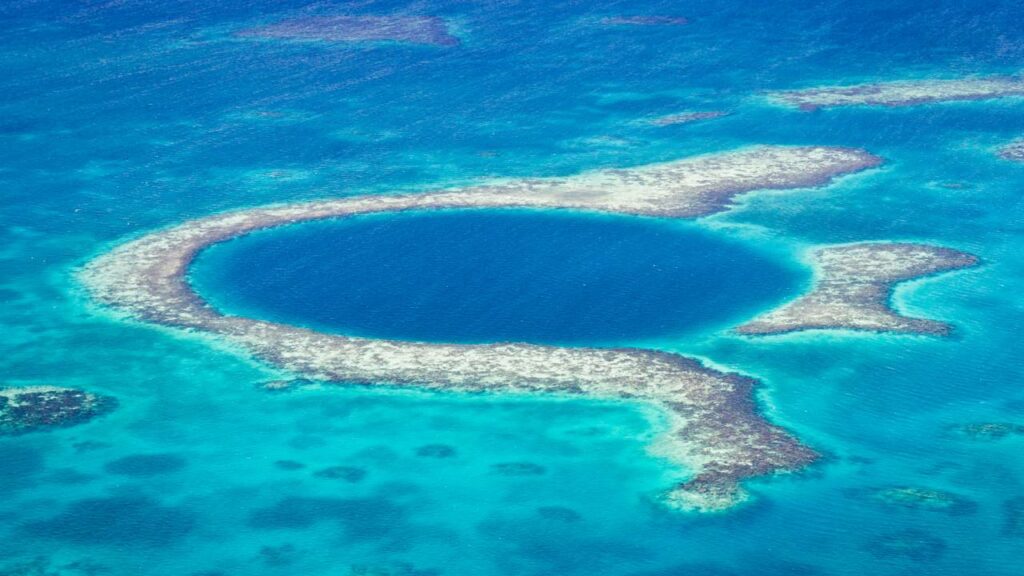 Buraco azul mais profundo do mundo está localizado a 7000 quilômetros da Argentina