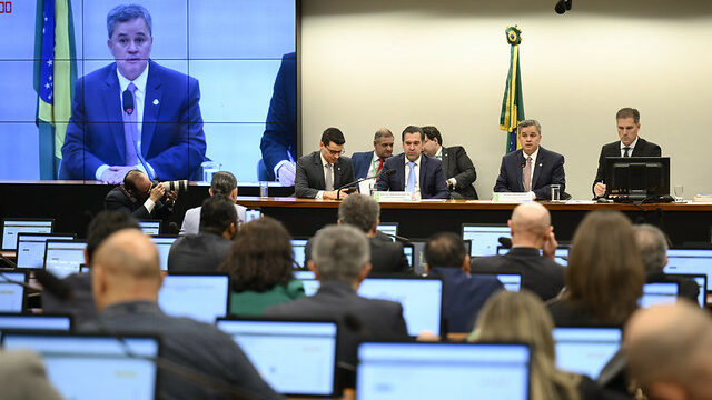 Comissão do Congresso aprova Orçamento de 2026 com R$ 61 bilhões em emendas