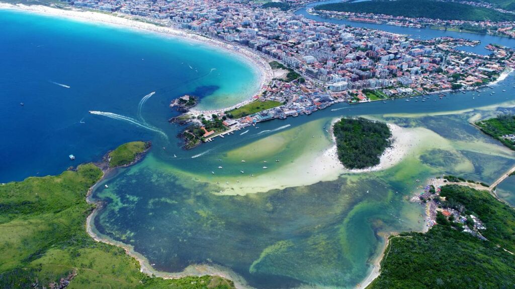 O paraíso do Rio que oferece areias brancas e águas transparentes do Caribe