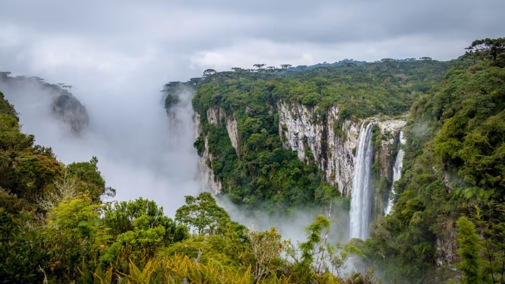 Essa cidade com menos de 7 mil habitantes virou refúgio de quem busca tranquilidade e paisagens inacreditáveis