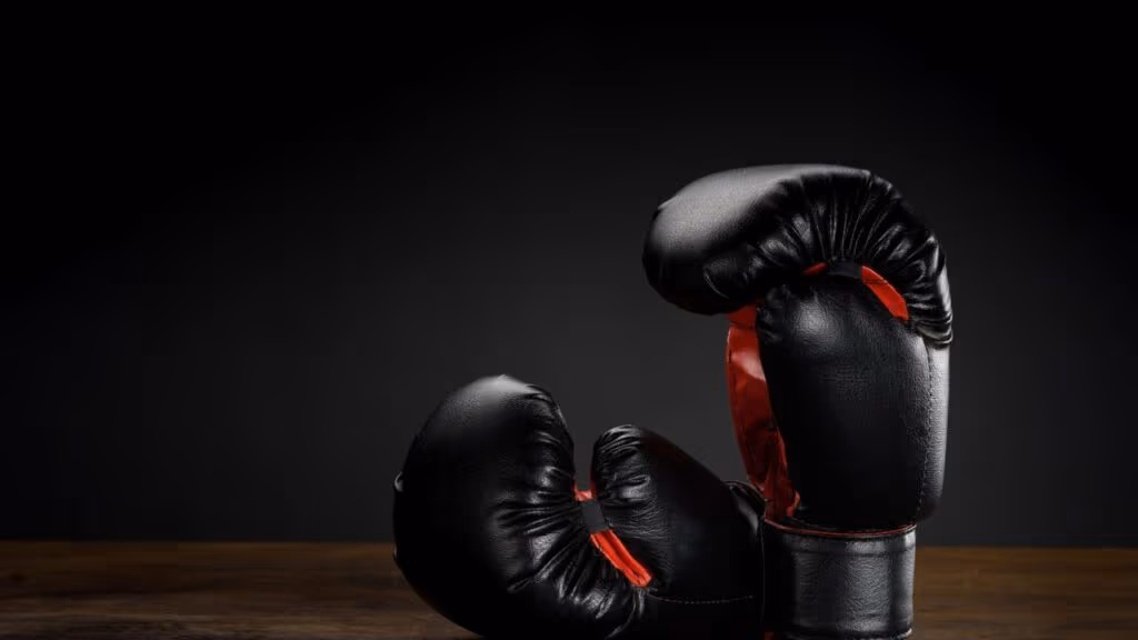 Campeão de boxe Anthony Joshua  se envolve em acidente de carro com duas vítimas fatais