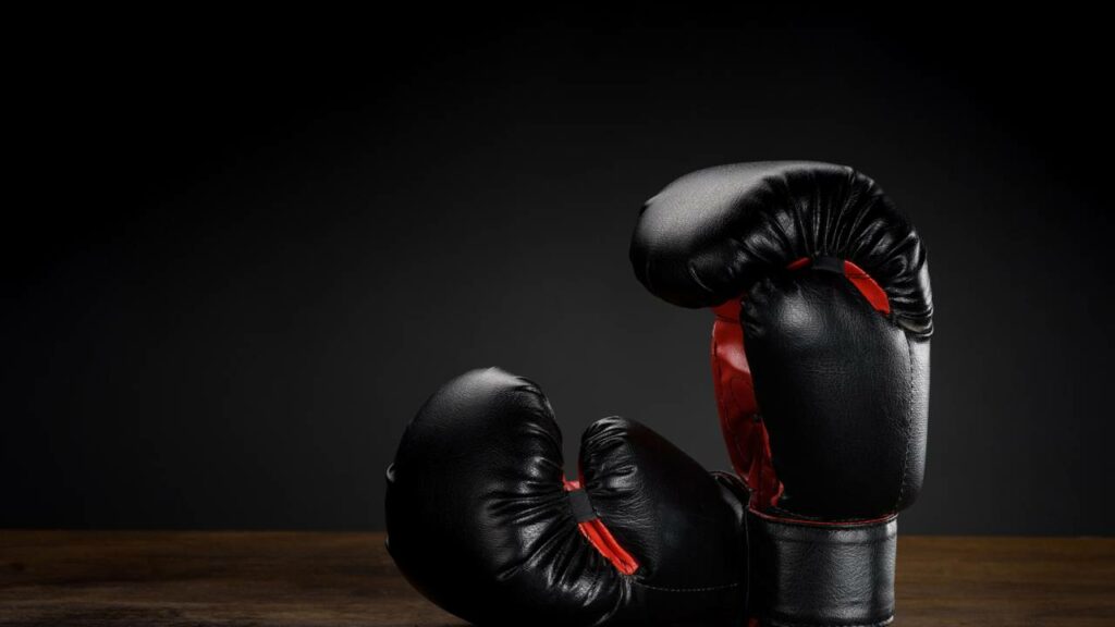 Campeão de boxe Anthony Joshua  se envolve em acidente de carro com duas vítimas fatais