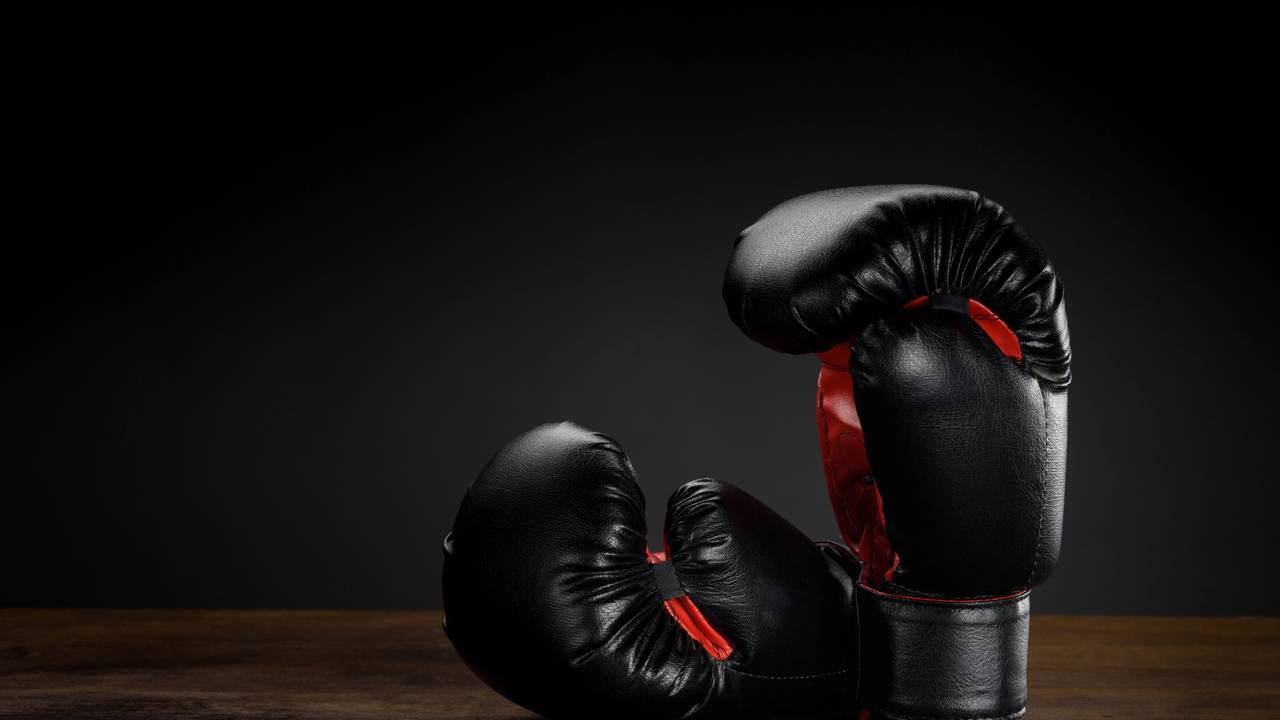 Campeão de boxe Anthony Joshua se envolve em acidente de carro com duas vítimas fatais